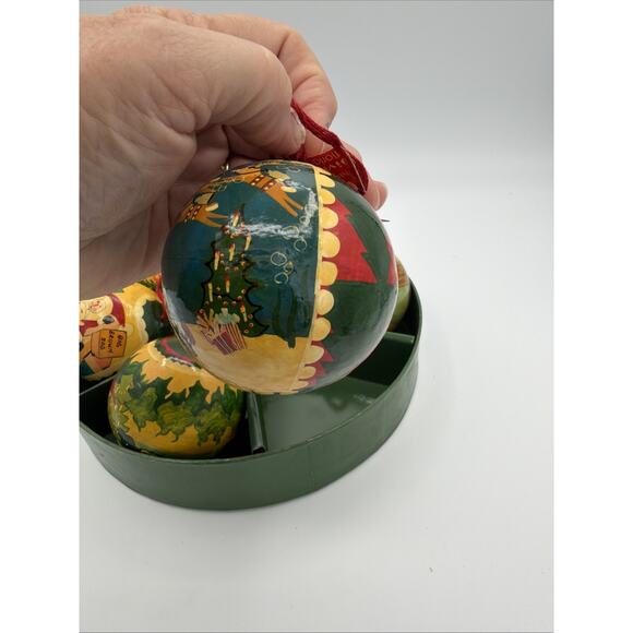 Vintage Bloomingdales Florida Christmas Ornament Balls Paper Mache Set of 7 New - Picture 9 of 16